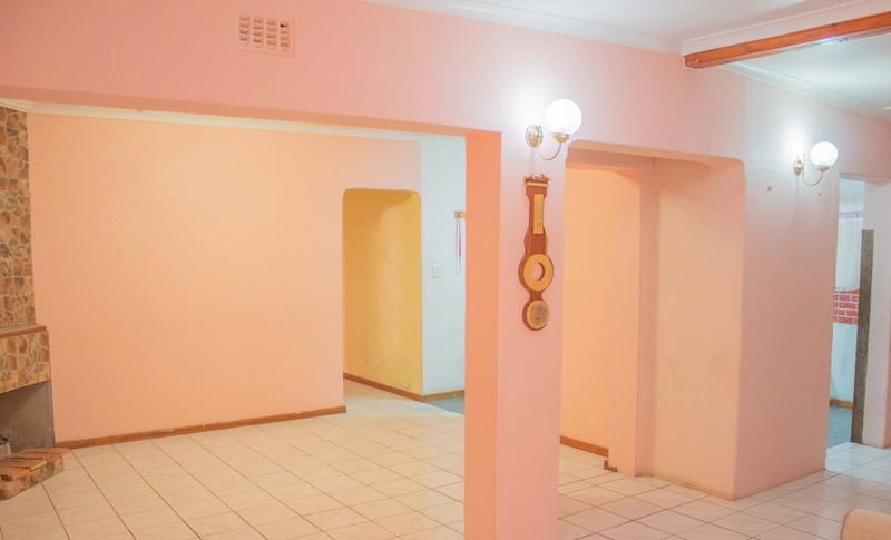 4 Bedroom Property for Sale in Klein Parys Western Cape